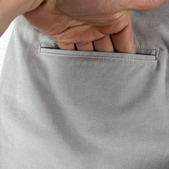 Mens Gray Micro Stripe Flat Front Golf Shorts Casual Performance Size 42 - Picture 13 of 16